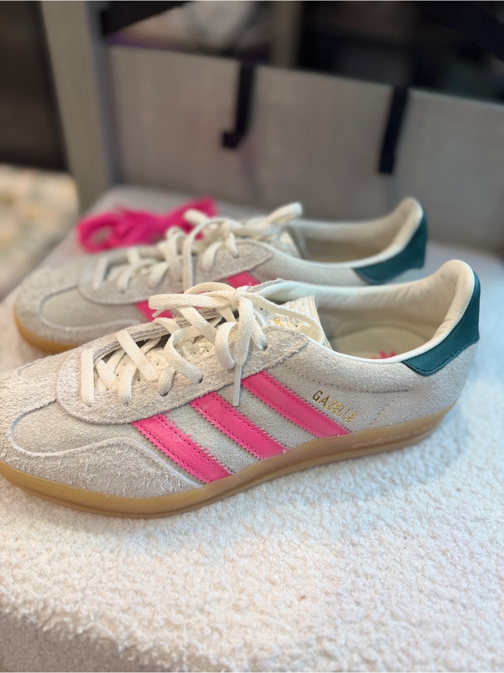 Adidas Gazelle Indoor Off White Lucid Pink Suede Sneakers JQ1096 Size 8-NWOT - Picture 8 of 11
